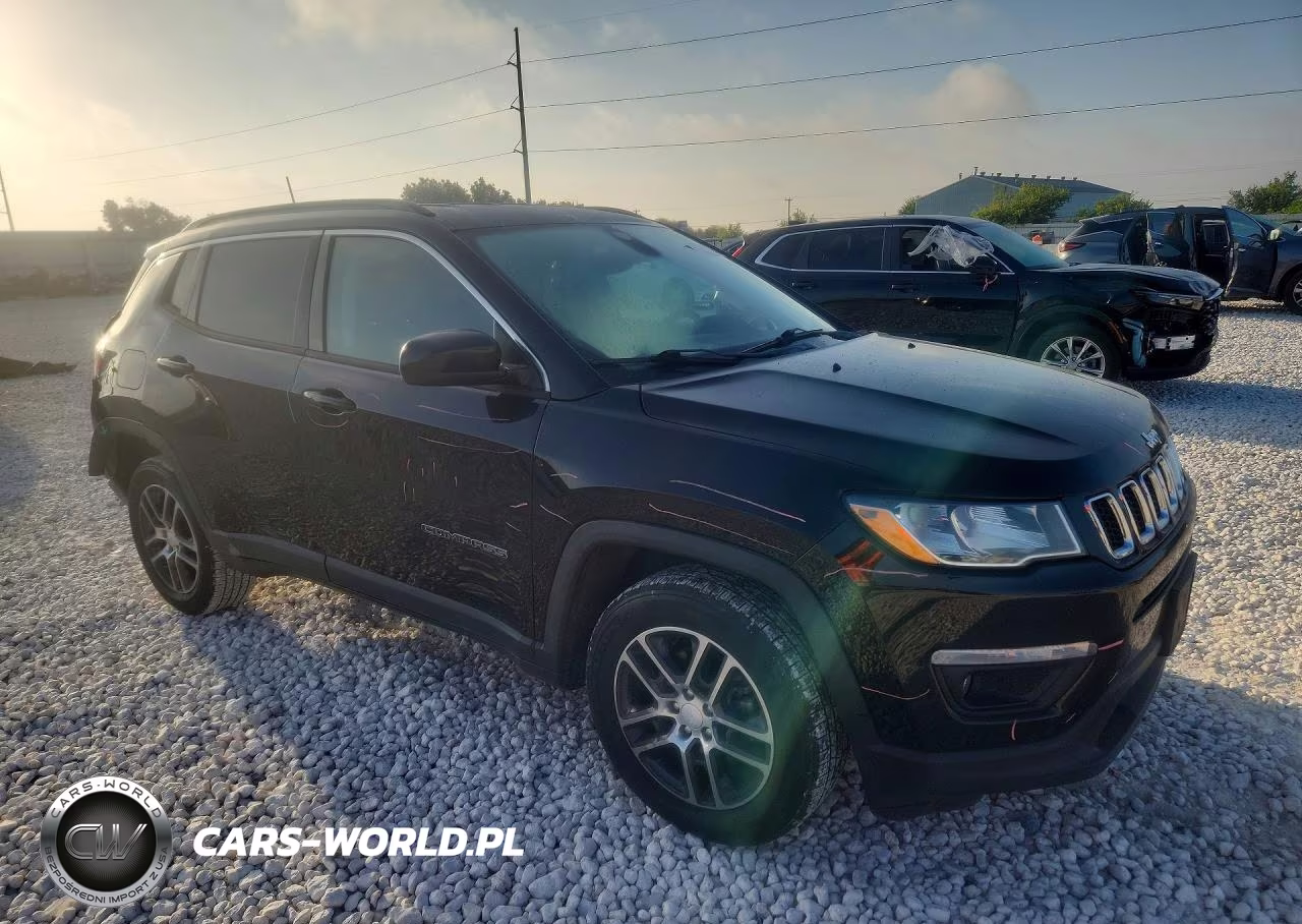 2018 Jeep Compass Latitude VIN:3C4NJCBB0JT227325 - 4