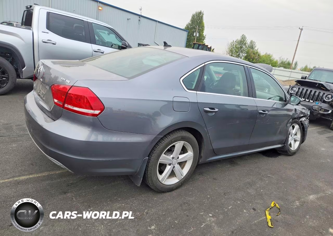 2012 Volkswagen Passat Se VIN:1VWBN7A3XCC010420 - 3