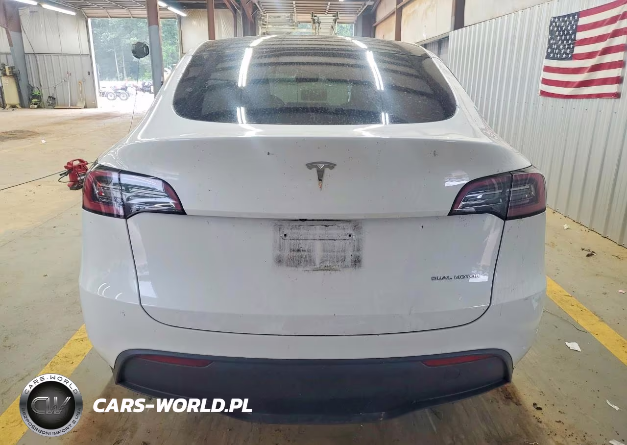 2023 Tesla Model Y VIN:7SAYGDEE7PF763657 - 6