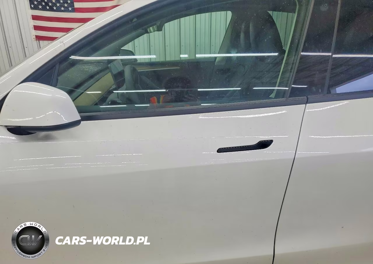2023 Tesla Model Y VIN:7SAYGDEE7PF763657 - 7