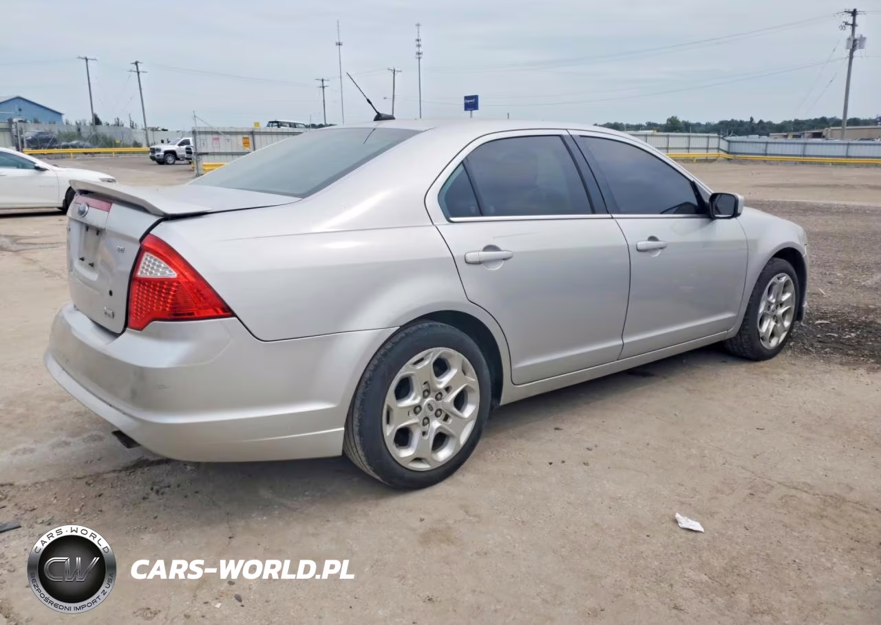 2010 Ford Fusion Se VIN:3FAHP0HG1AR311895 - 3