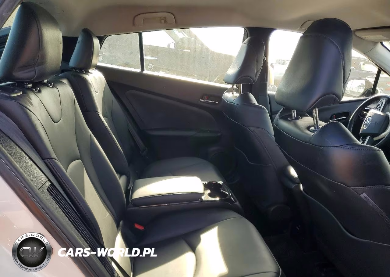 2017 Toyota Prius Prime Advanced VIN:JTDKARFP0H3063754 - 10