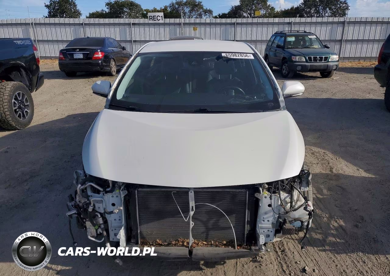 2017 Toyota Prius Prime Advanced VIN:JTDKARFP0H3063754 - 5