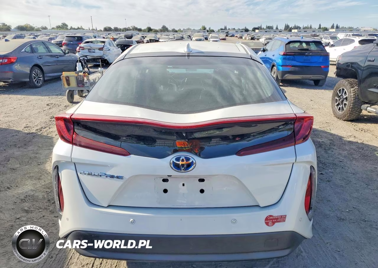 2017 Toyota Prius Prime Advanced VIN:JTDKARFP0H3063754 - 6