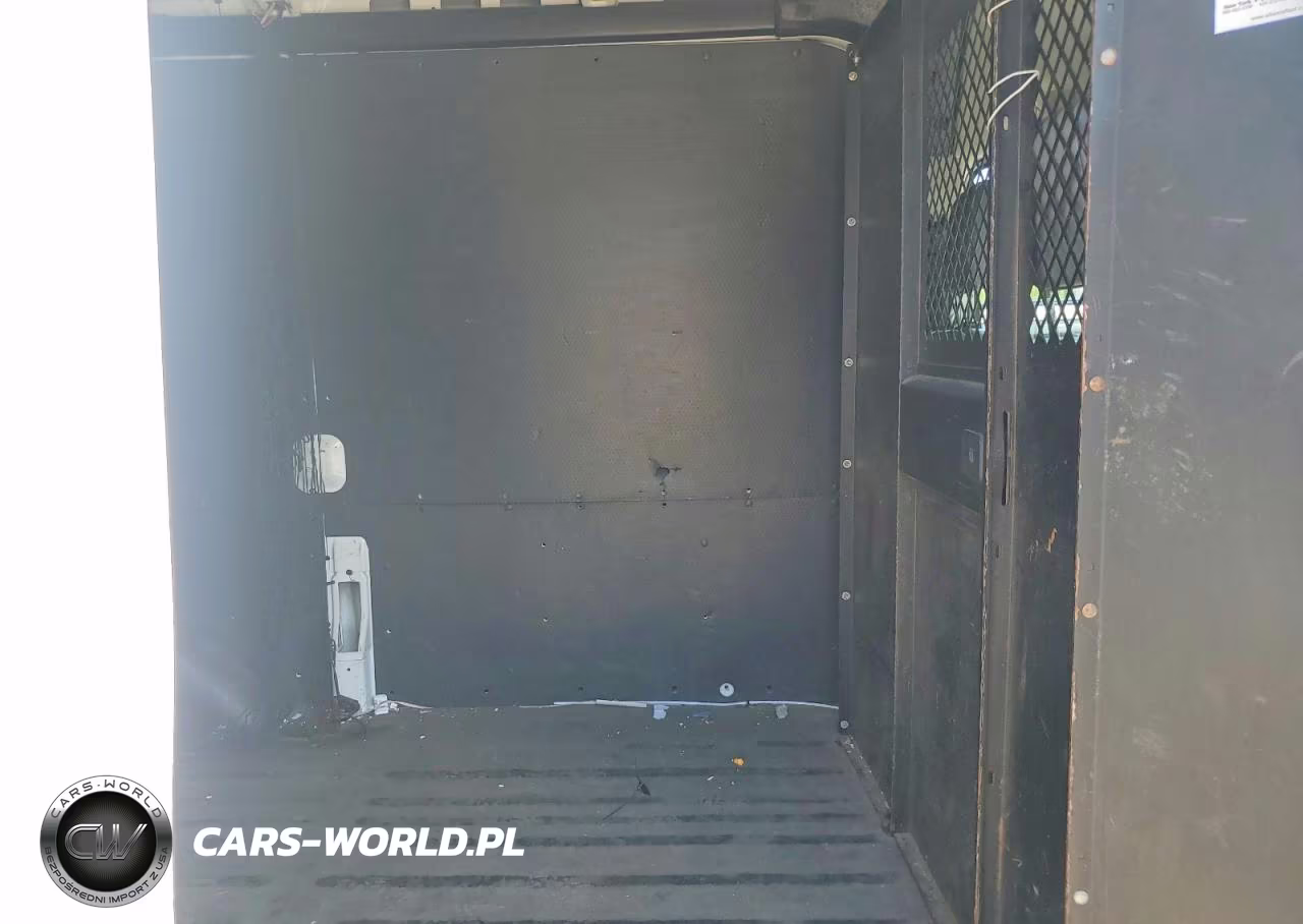 2018 Ford Transit 150 Delivery Van VIN:1FTYE1CM5JKA09615 - 11