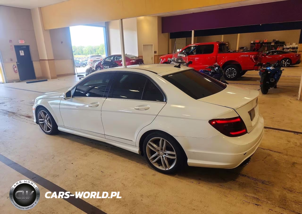 2013 Mercedes-Benz C 300 4Matic VIN:WDDGF8AB9DG108518 - 2