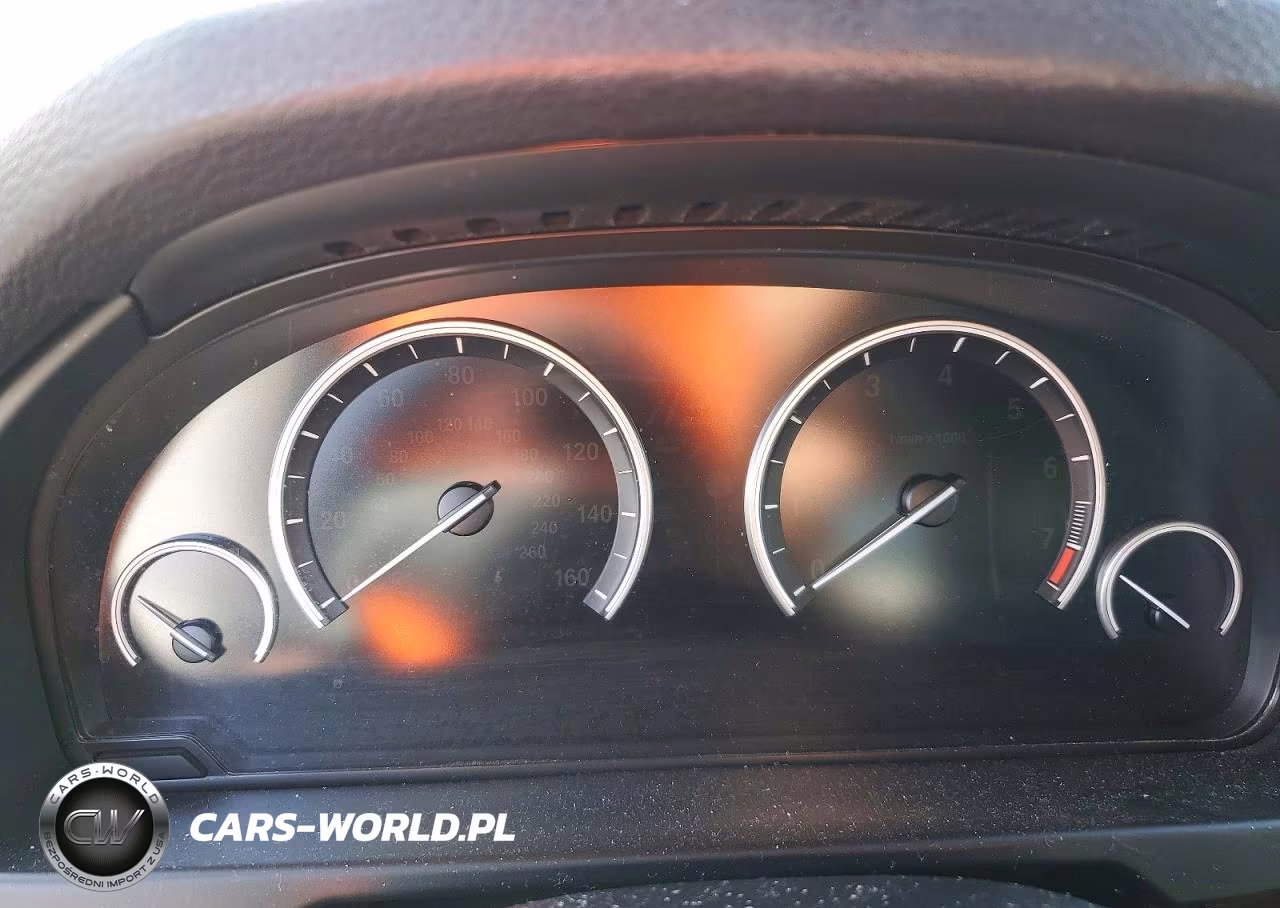 2015 BMW X5 xDrive35I VIN:5UXKR0C51F0K58105 - 9