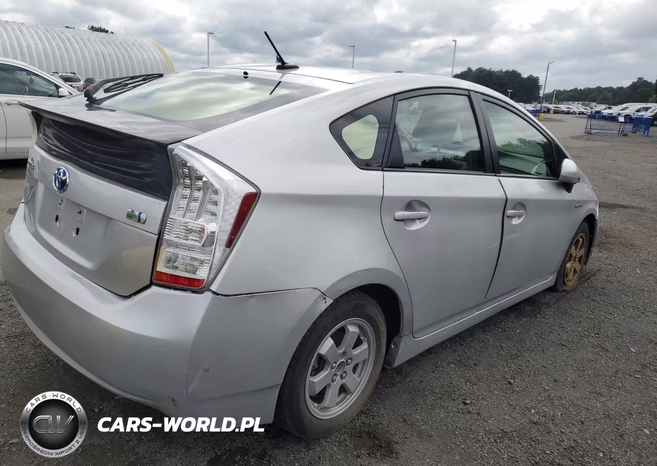 2011 Toyota Prius Two VIN:JTDKN3DU9B5327222 - 3