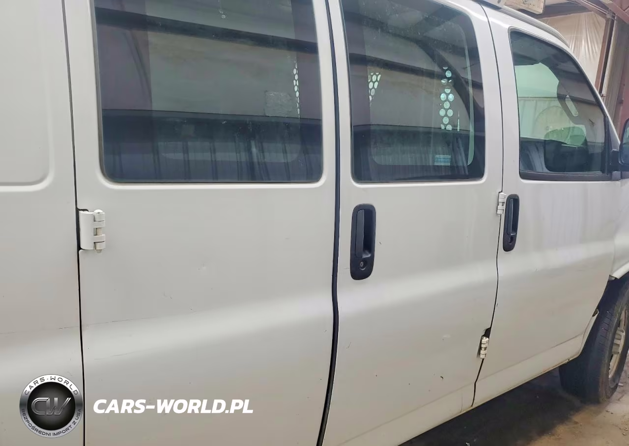 2017 Chevrolet Express G2500 VIN:1GCWGAFF7H1165234 - 10