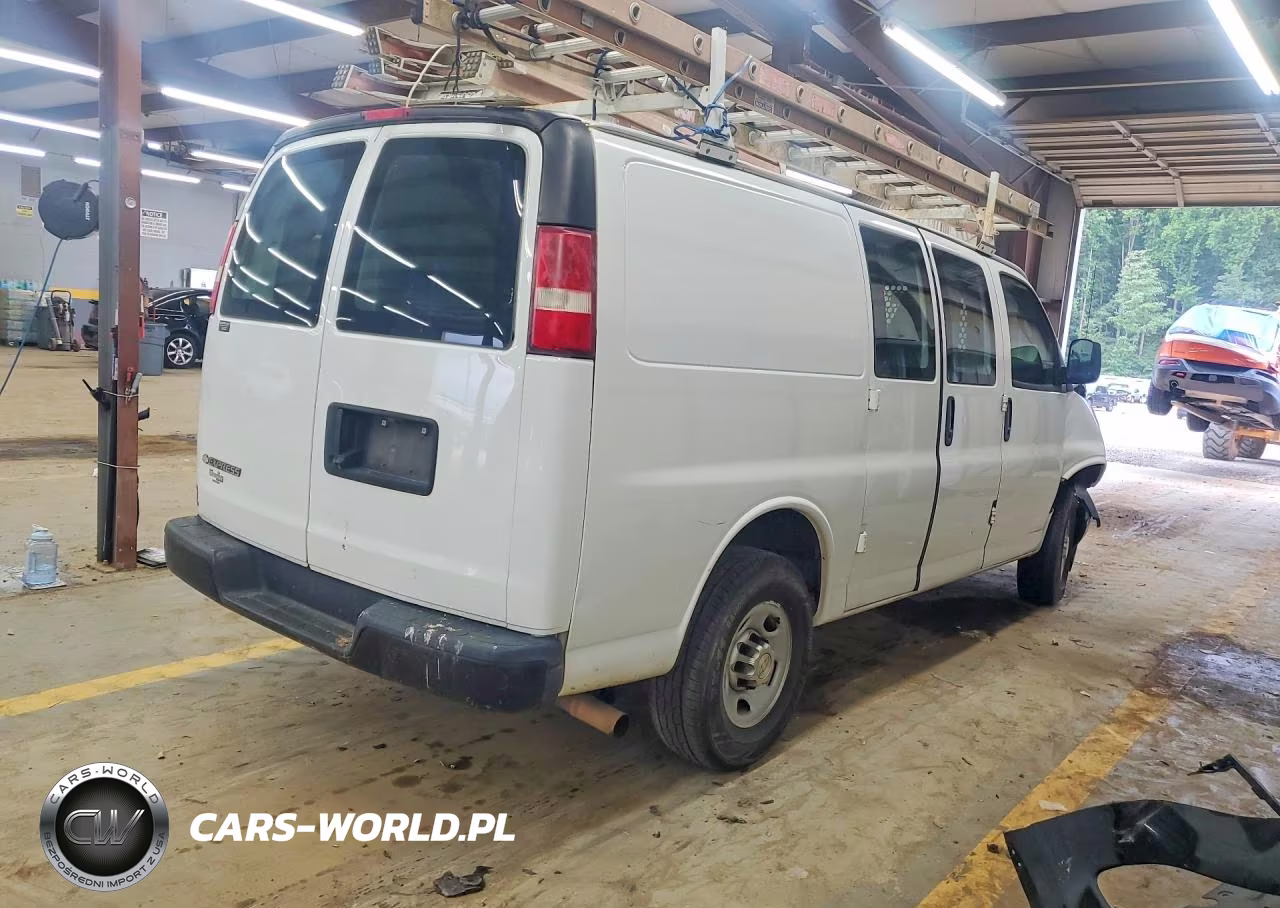 2017 Chevrolet Express G2500 VIN:1GCWGAFF7H1165234 - 3