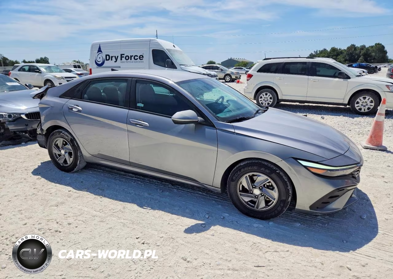 2025 Hyundai Elantra Se VIN:KMHLL4DG6SU041694 - 4