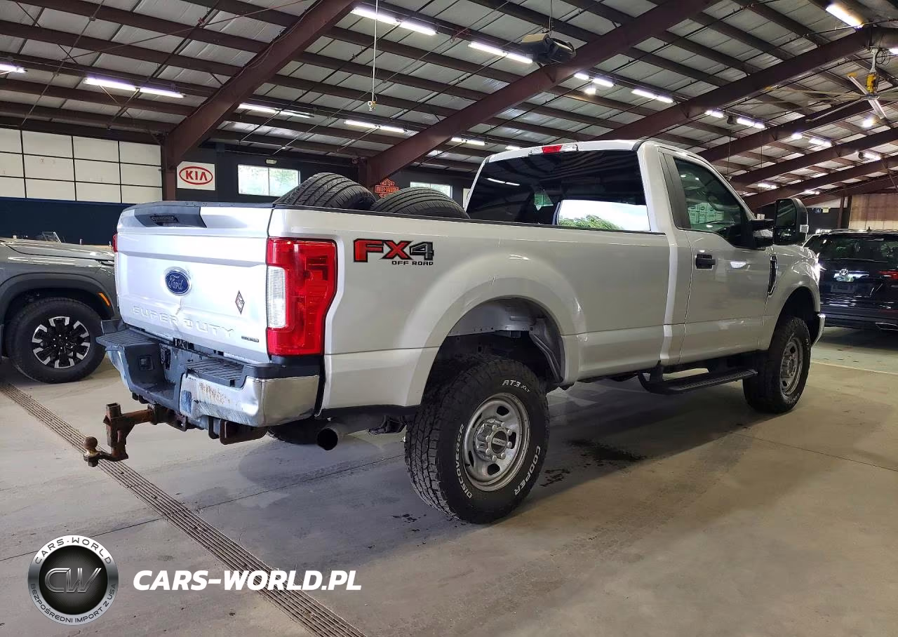 2017 Ford F350 VIN:1FTRF3B65HEF41567 - 3