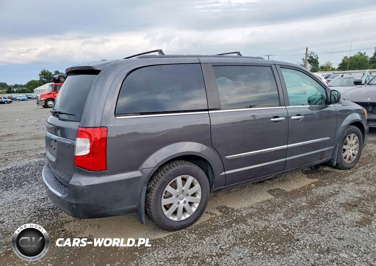 2016 Chrysler Town & Country Touring VIN:2C4RC1BG5GR149857 - 3