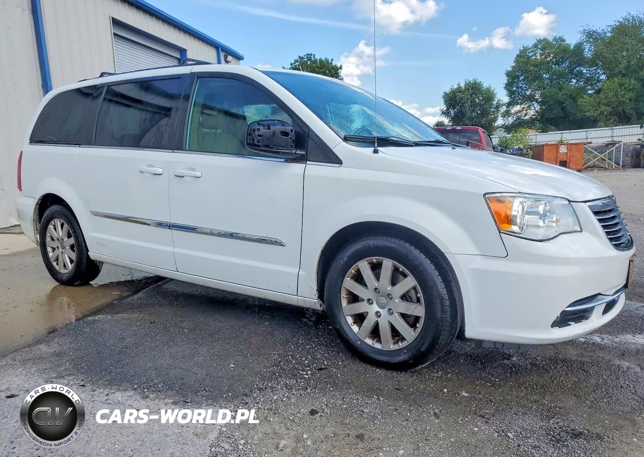 2016 Chrysler Town & Country Touring VIN:2C4RC1BG8GR286954 - 4