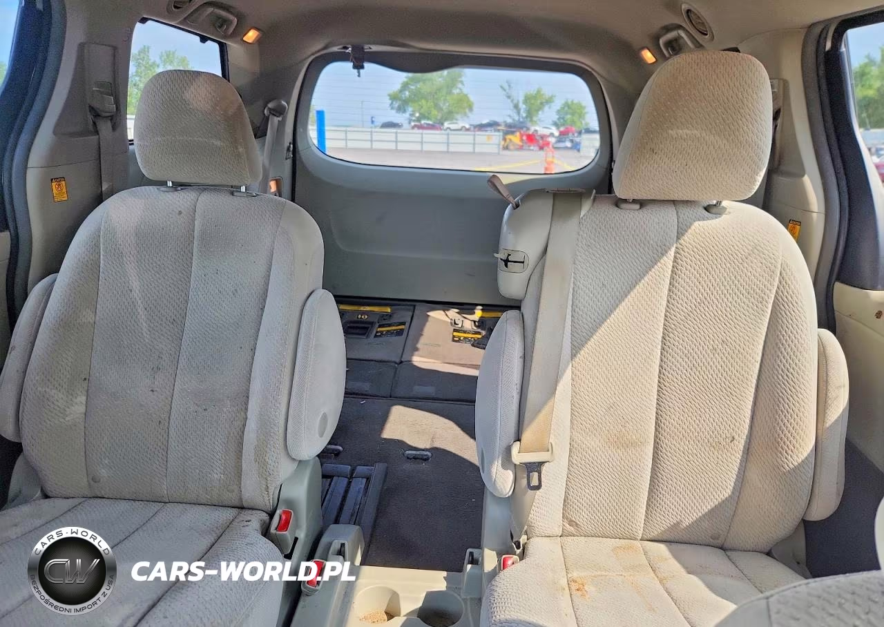 2011 Toyota Sienna VIN:5TDKK3DC1BS022923 - 10