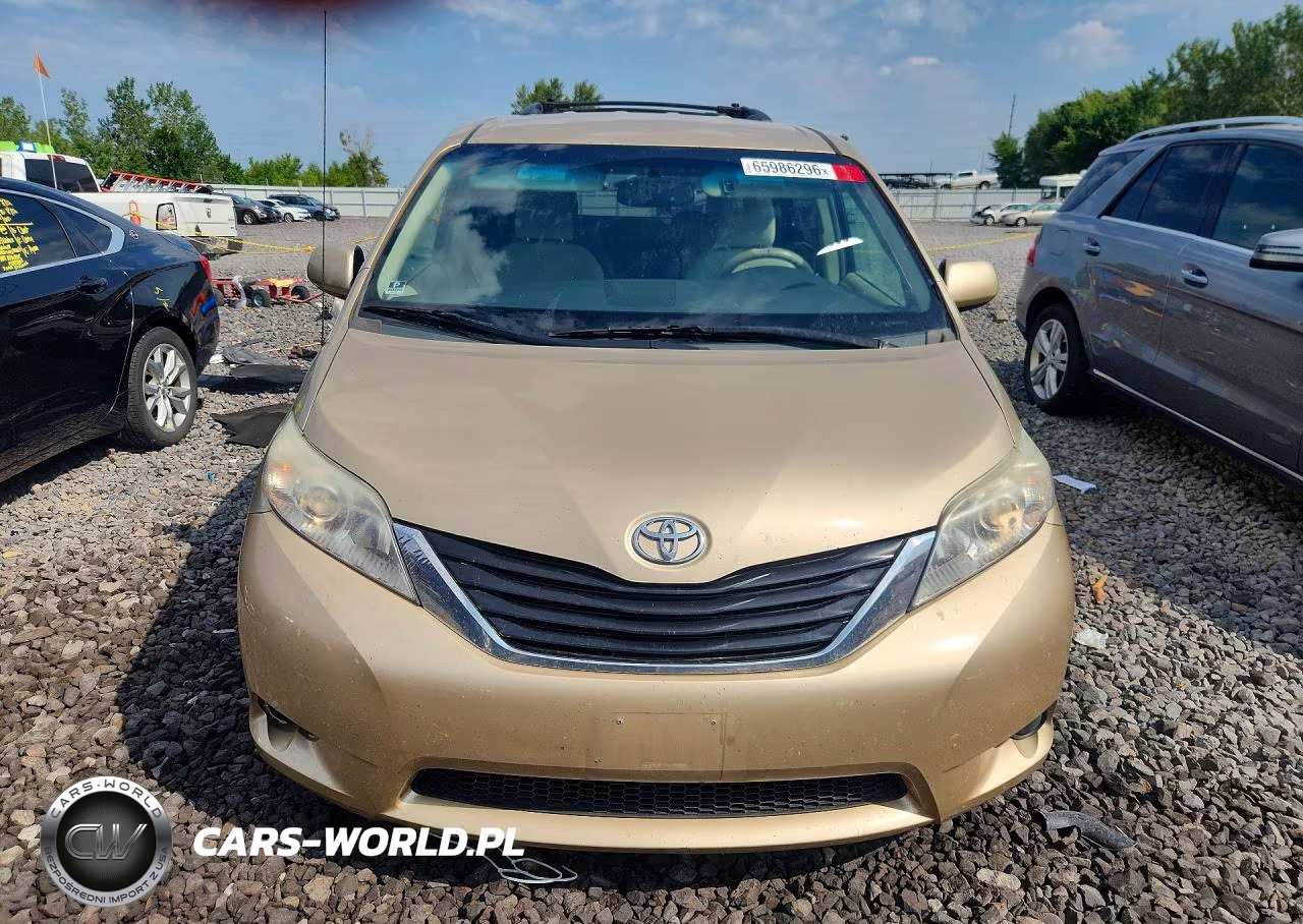 2011 Toyota Sienna VIN:5TDKK3DC1BS022923 - 5