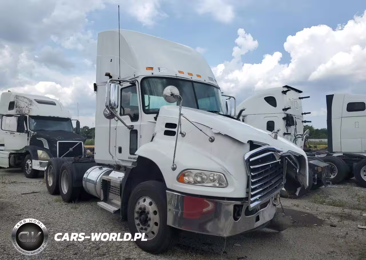 2018 Mack Cxu613 Semi Truck