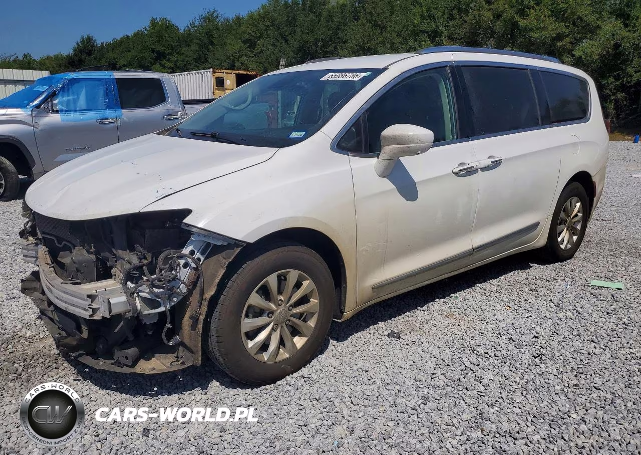 2019 Chrysler Pacifica Touring L VIN:2C4RC1BG9KR604377 - 1