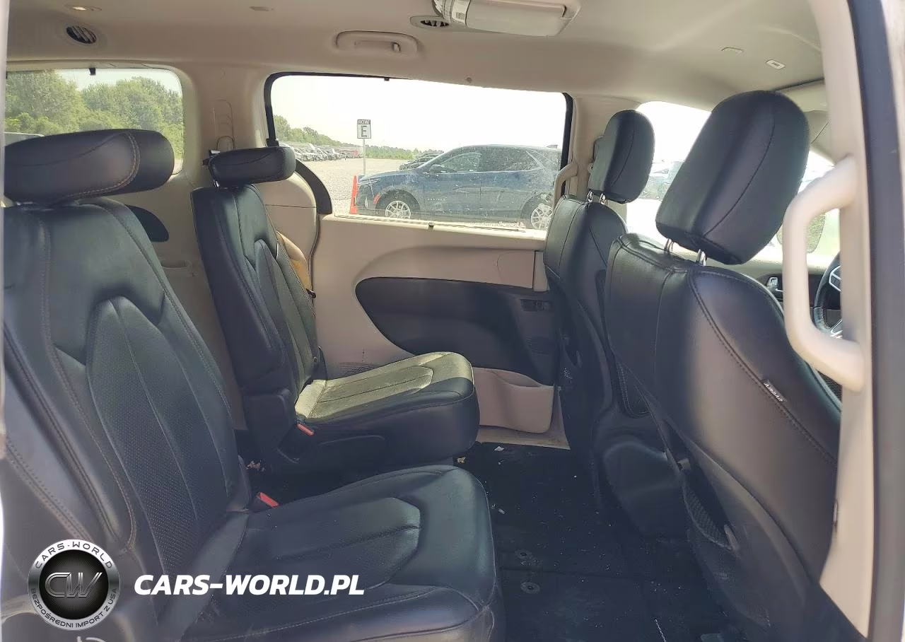 2019 Chrysler Pacifica Touring L VIN:2C4RC1BG9KR604377 - 11
