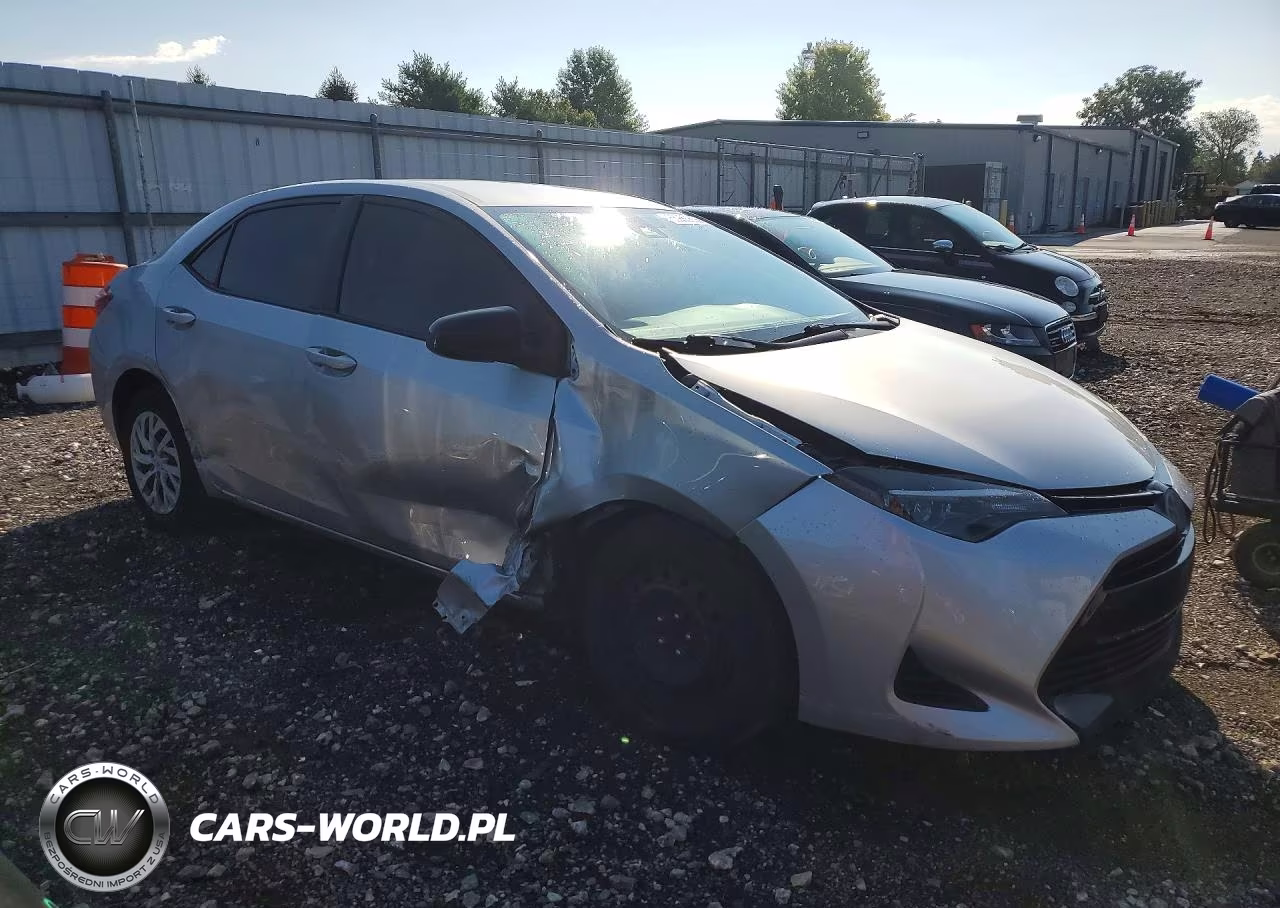 2018 Toyota Corolla Le VIN:5YFBURHEXJP805044 - 4