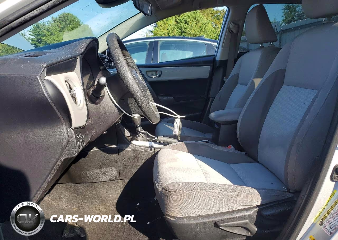2018 Toyota Corolla Le VIN:5YFBURHEXJP805044 - 7