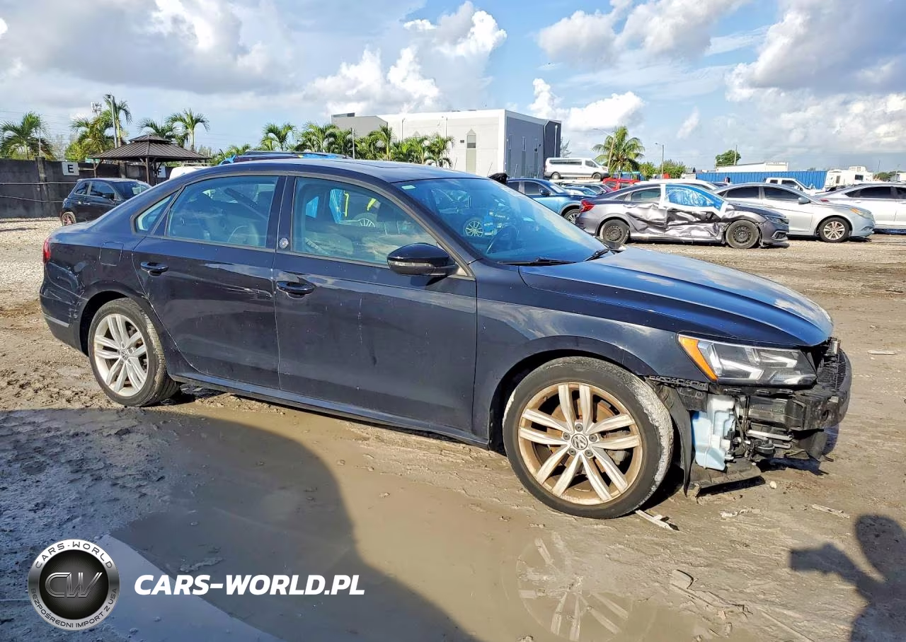 2019 Volkswagen Passat Wolfsburg VIN:1VWLA7A3XKC002350 - 4