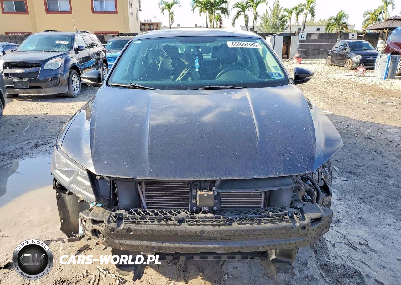 2019 Volkswagen Passat Wolfsburg VIN:1VWLA7A3XKC002350 - 5