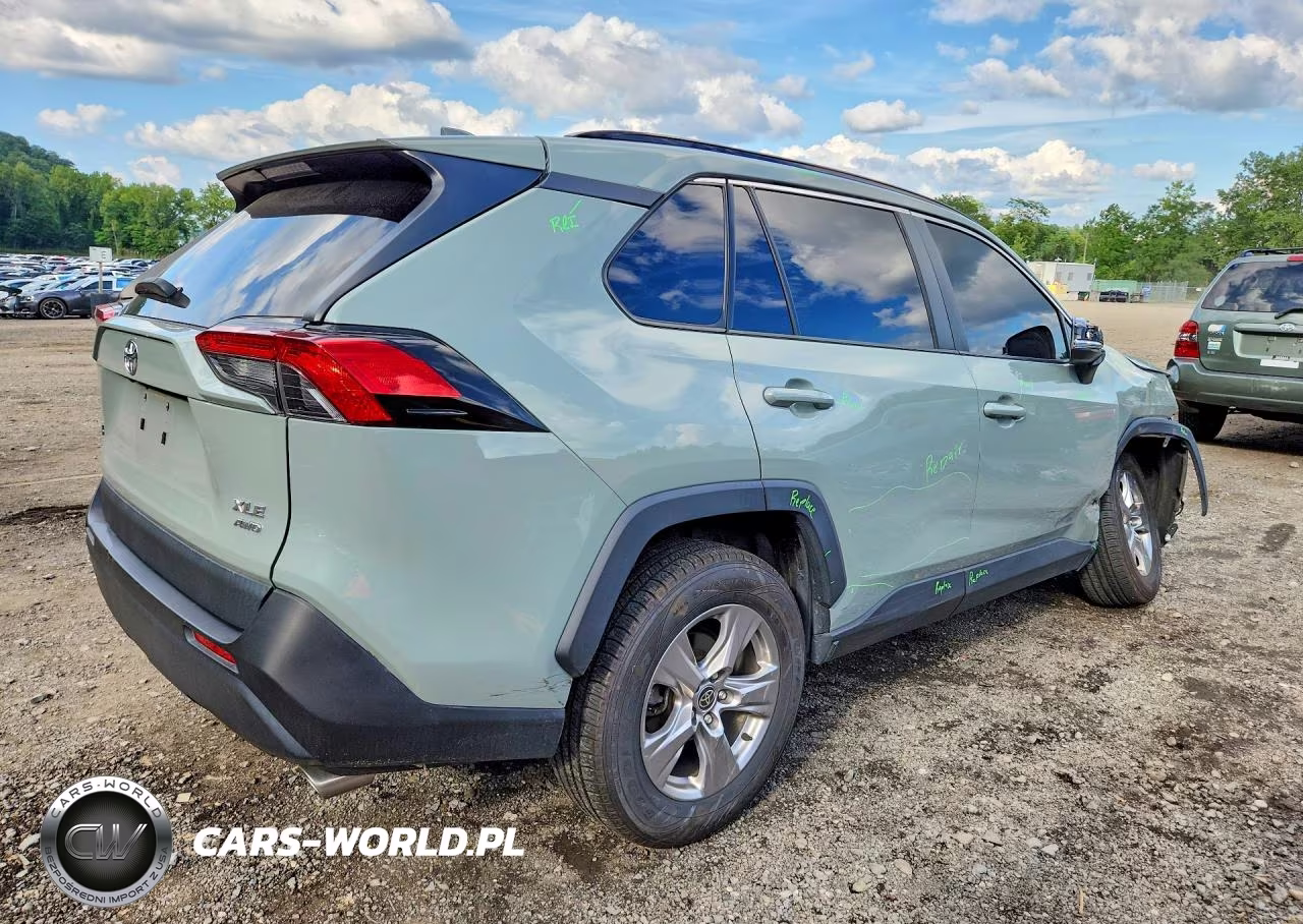 2023 Toyota Rav4 Xle VIN:2T3P1RFV9PW365706 - 3