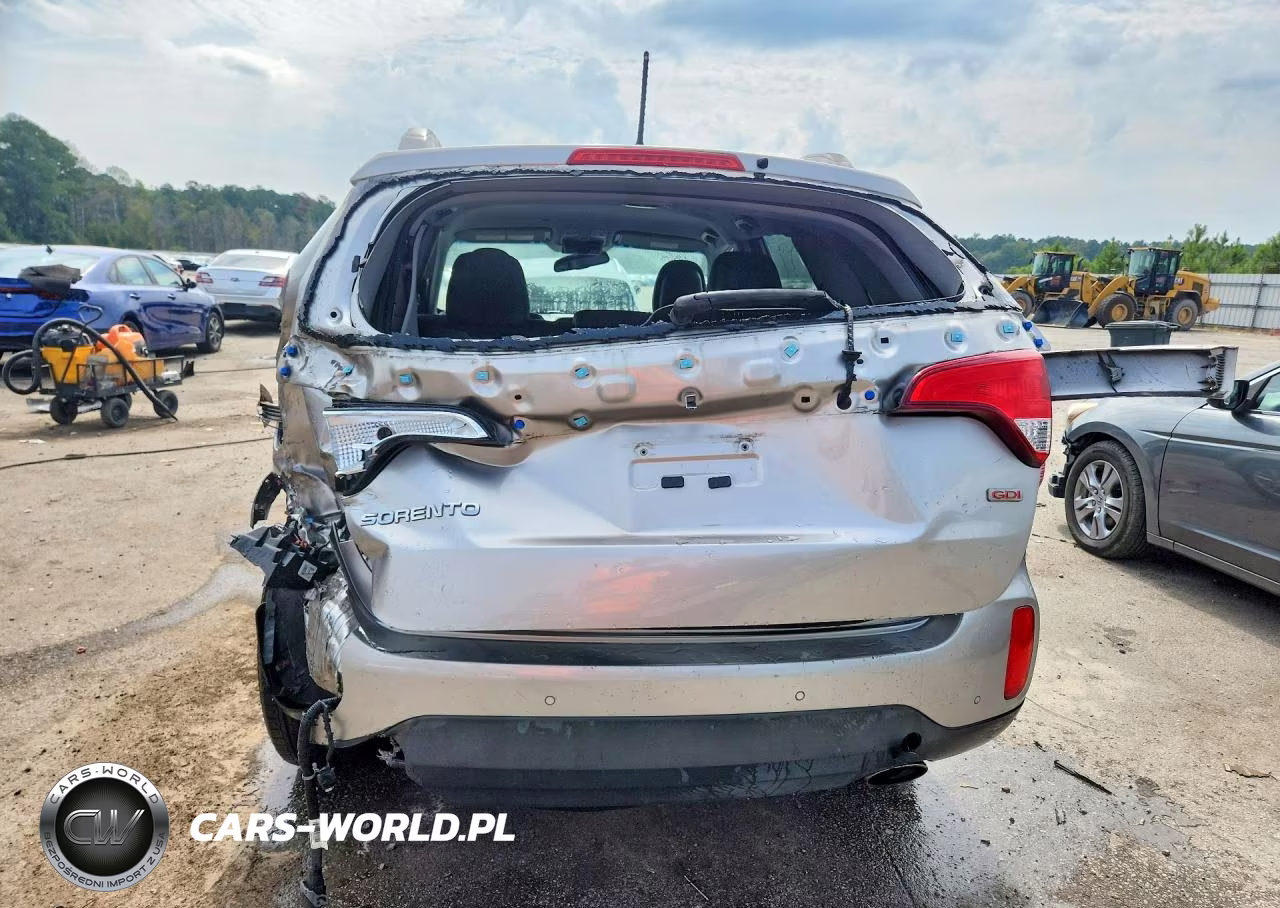2015 Kia Sorento Lx VIN:5XYKTCA61FG628138 - 6