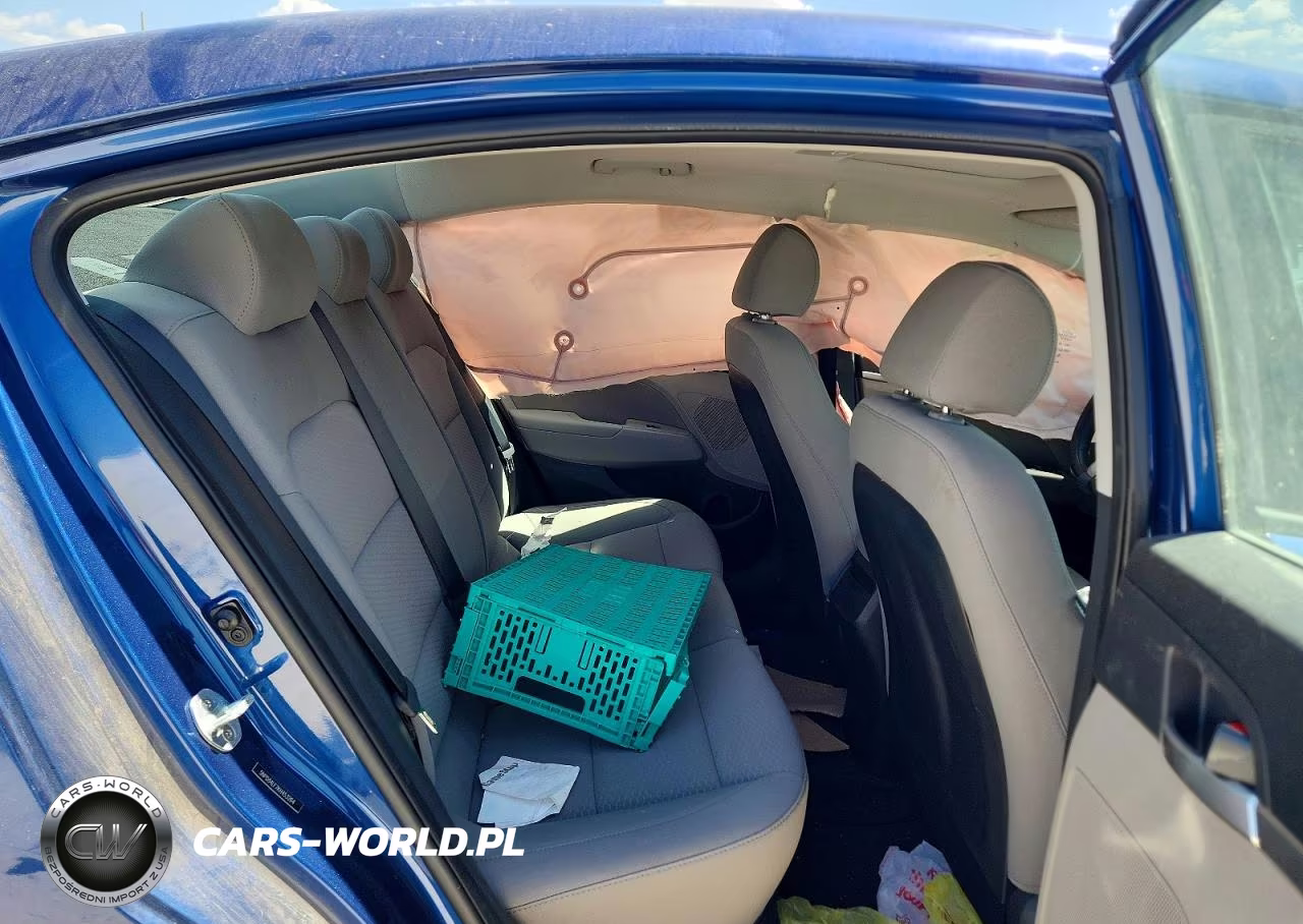 2019 Hyundai Elantra Value Edition VIN:5NPD84LF7KH453264 - 10