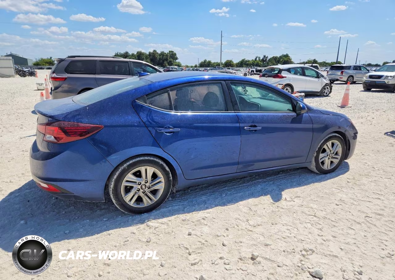 2019 Hyundai Elantra Value Edition VIN:5NPD84LF7KH453264 - 3
