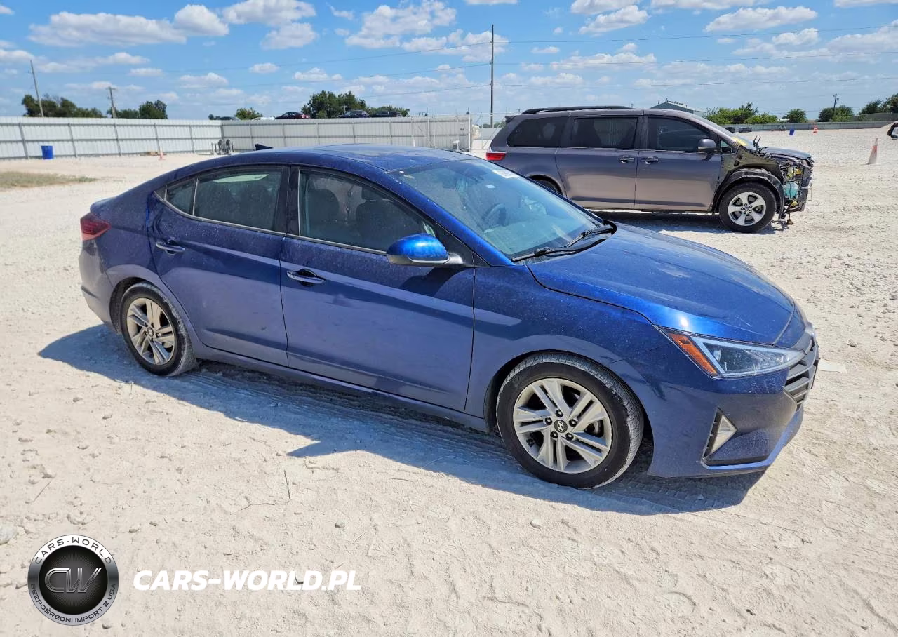2019 Hyundai Elantra Value Edition VIN:5NPD84LF7KH453264 - 4