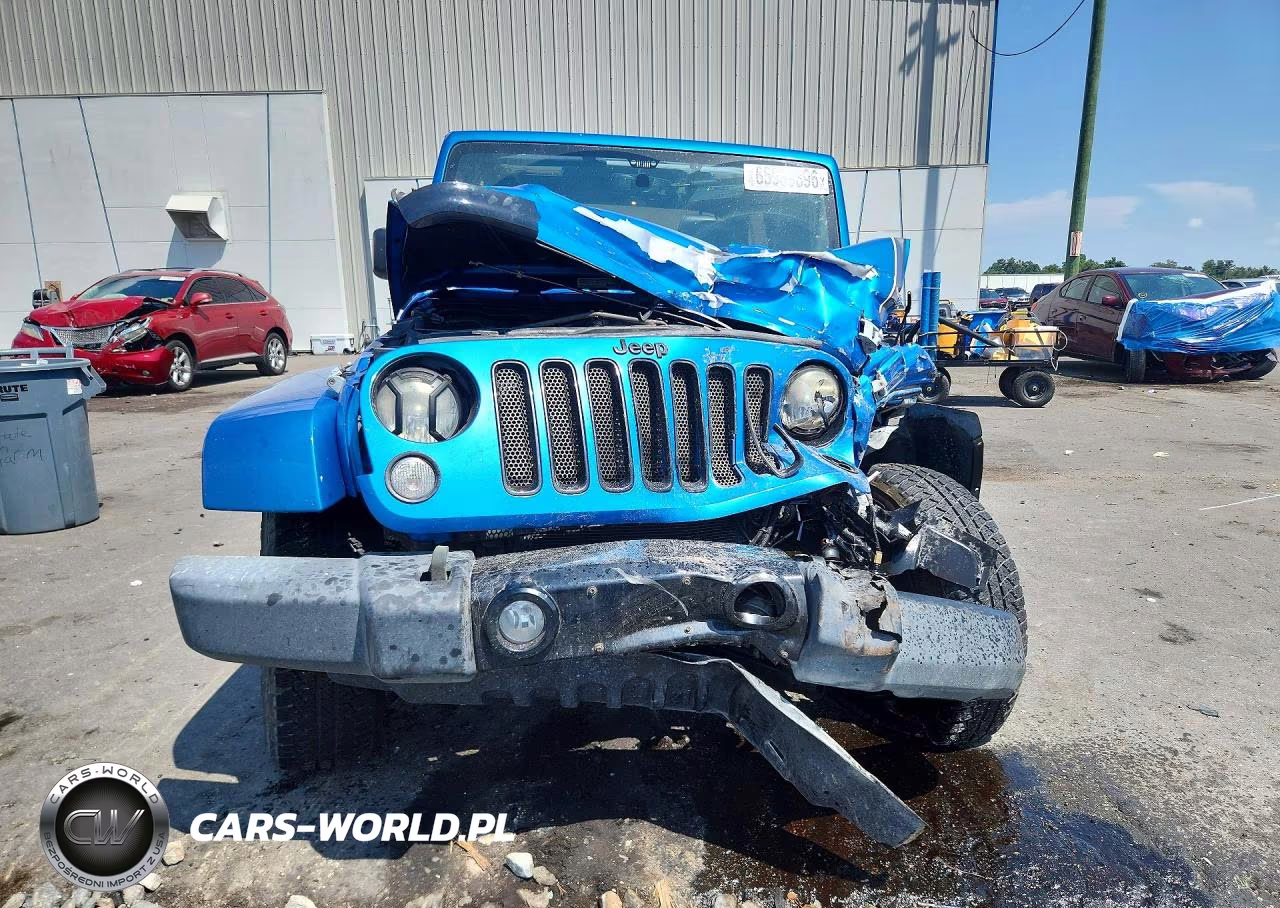 2014 Jeep Wrangler Unlimited Sahara VIN:1C4BJWEG5EL235093 - 5