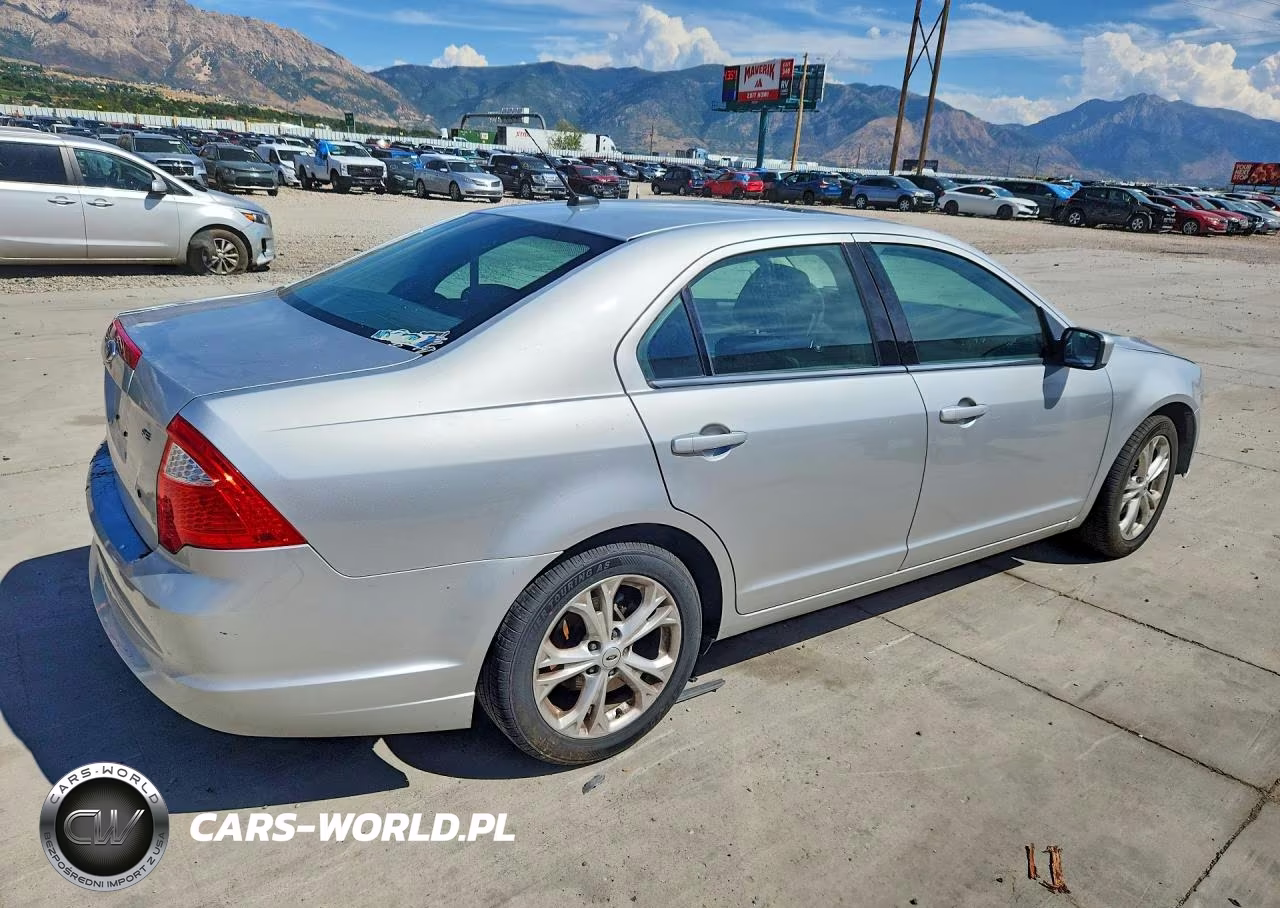 2012 Ford Fusion VIN:3FAHP0HA0CR124906 - 3