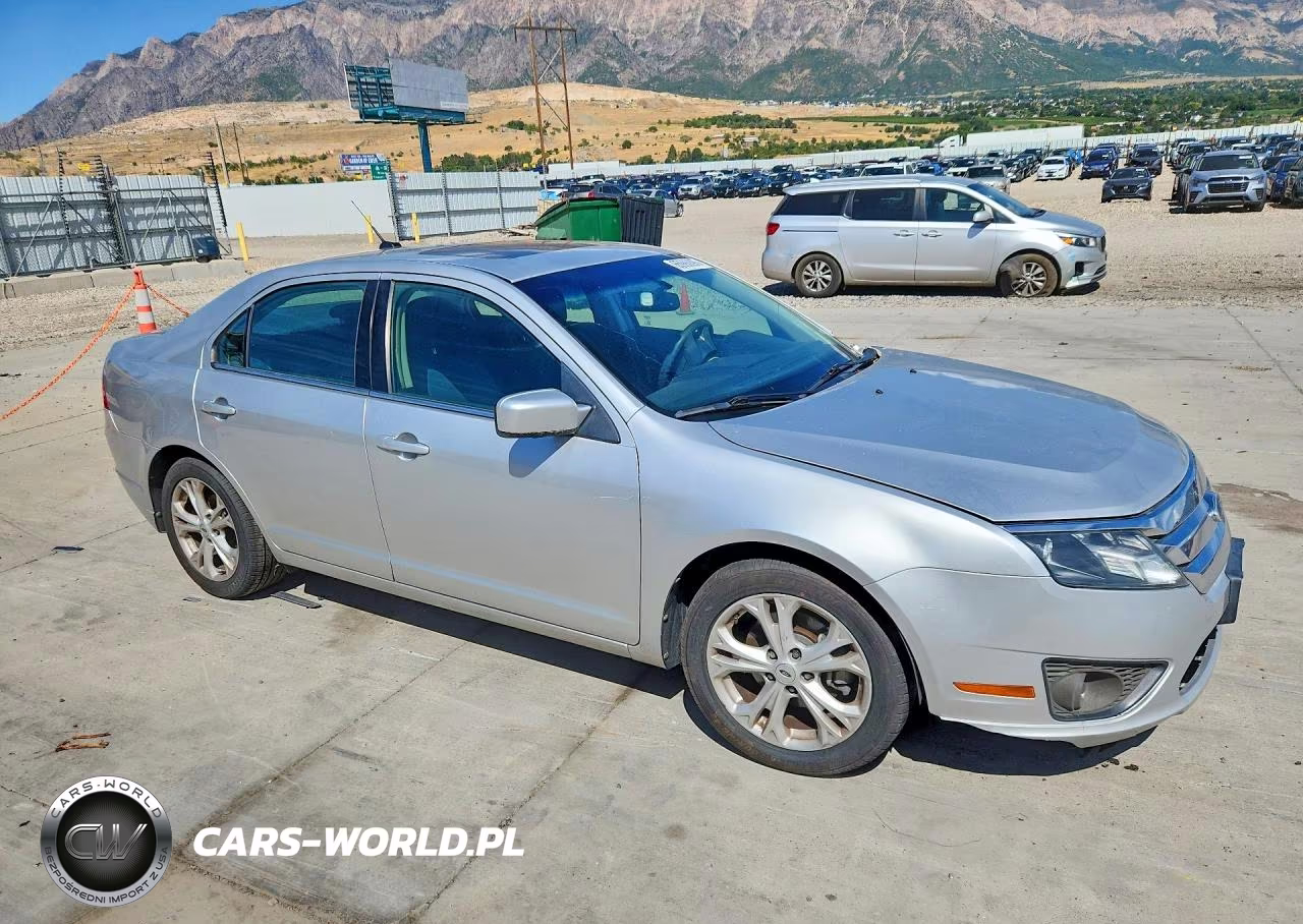 2012 Ford Fusion VIN:3FAHP0HA0CR124906 - 4