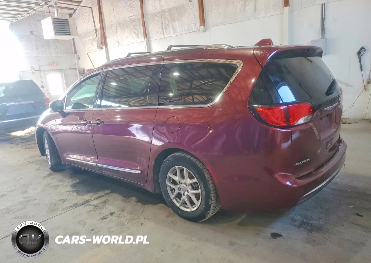 2020 Chrysler Pacifica Touring L VIN:2C4RC1BG0LR286022 - 2