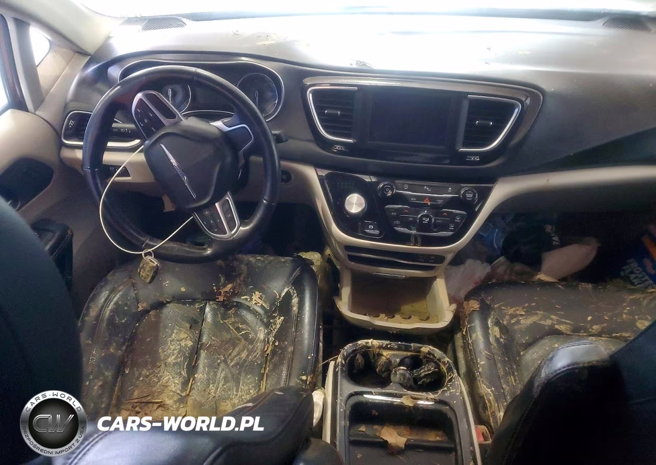 2020 Chrysler Pacifica Touring L VIN:2C4RC1BG0LR286022 - 8