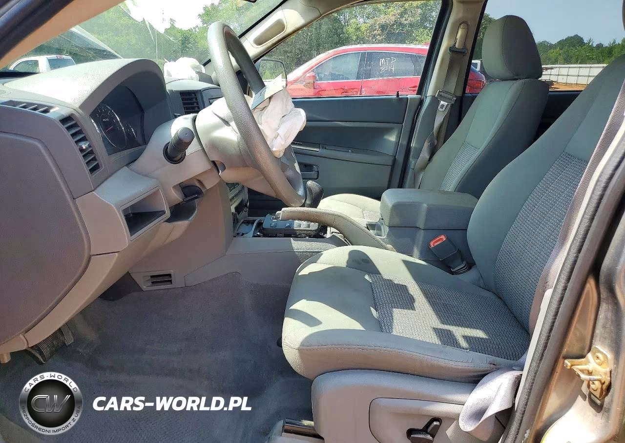 2007 Jeep Grand Cherokee Laredo VIN:1J8GR48K37C649231 - 7