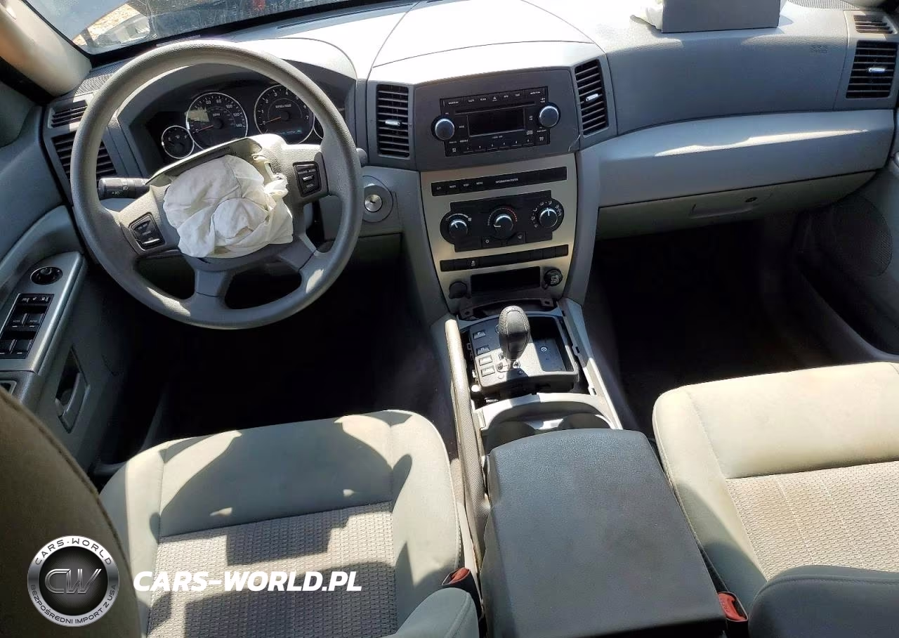 2007 Jeep Grand Cherokee Laredo VIN:1J8GR48K37C649231 - 8