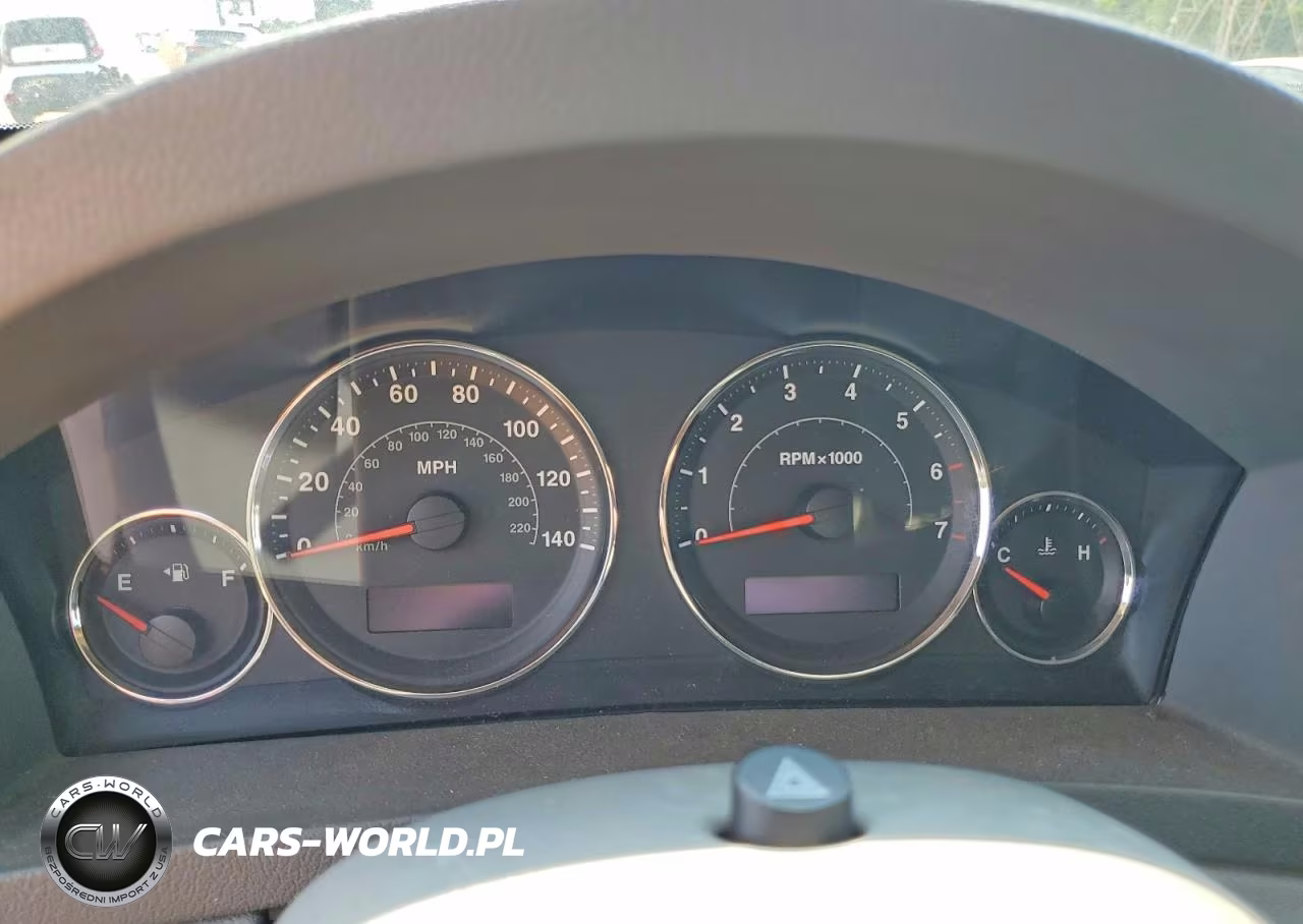 2007 Jeep Grand Cherokee Laredo VIN:1J8GR48K37C649231 - 9
