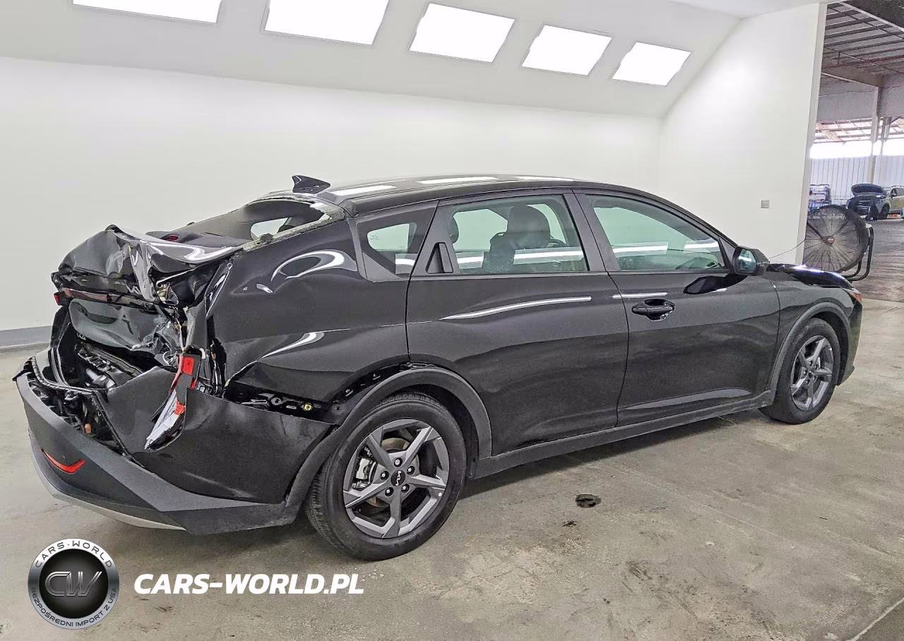 2025 Kia K4 Lxs VIN:3KPFT4DE2SE105406 - 3