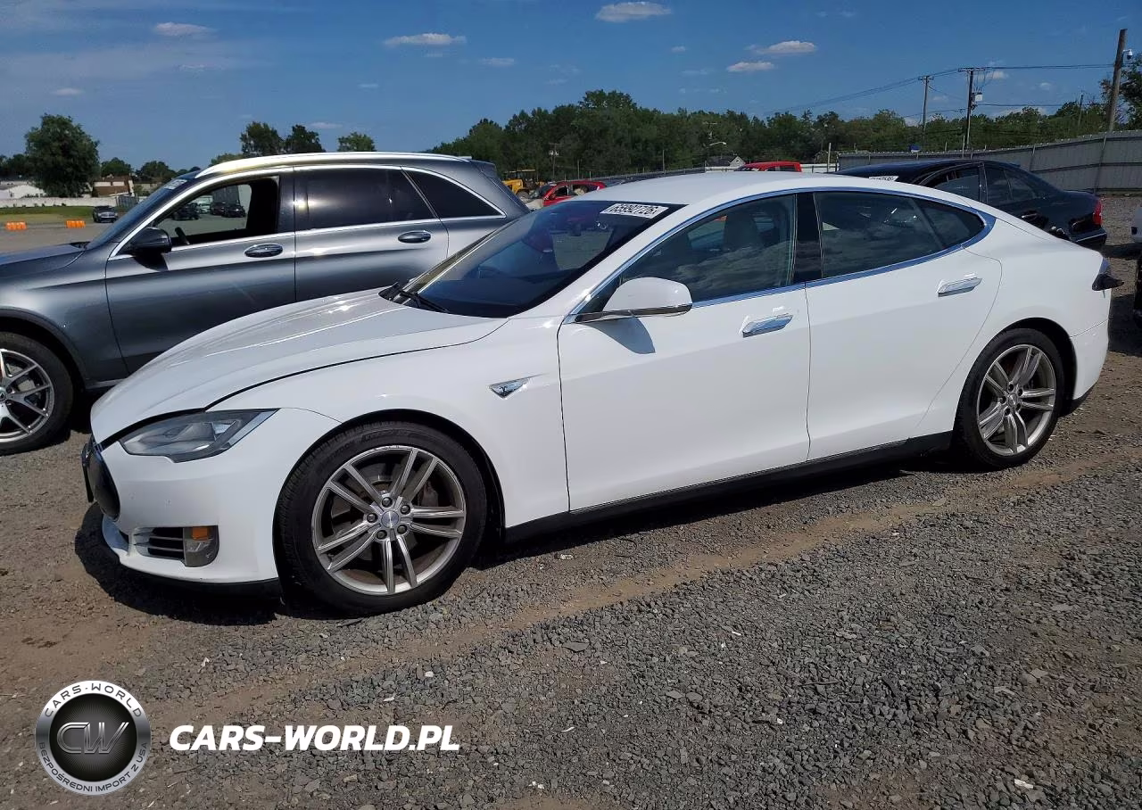 2013 Tesla Model S – zdjęcie 1 z 12