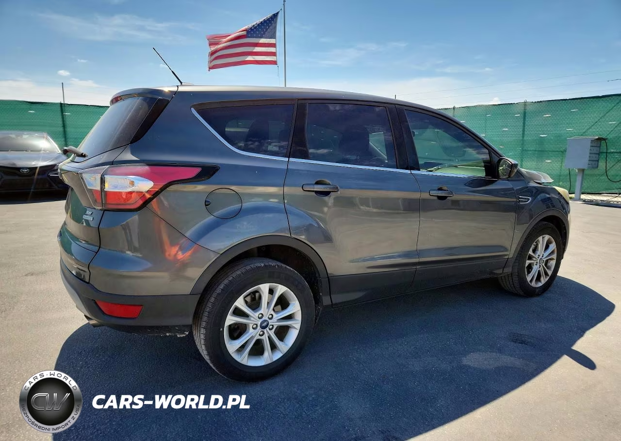 2017 Ford Escape Se VIN:1FMCU0GD1HUB50158 - 3