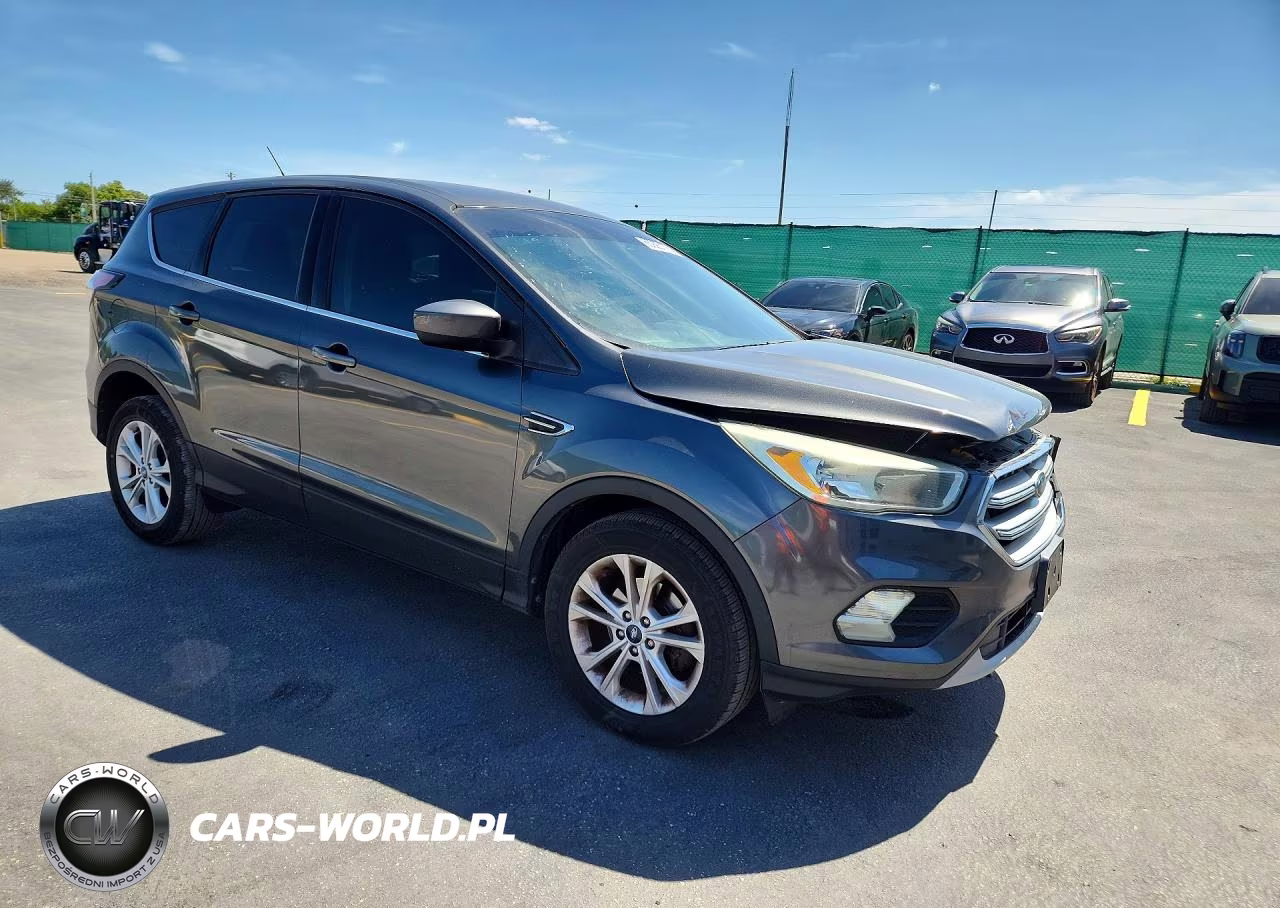 2017 Ford Escape Se VIN:1FMCU0GD1HUB50158 - 4