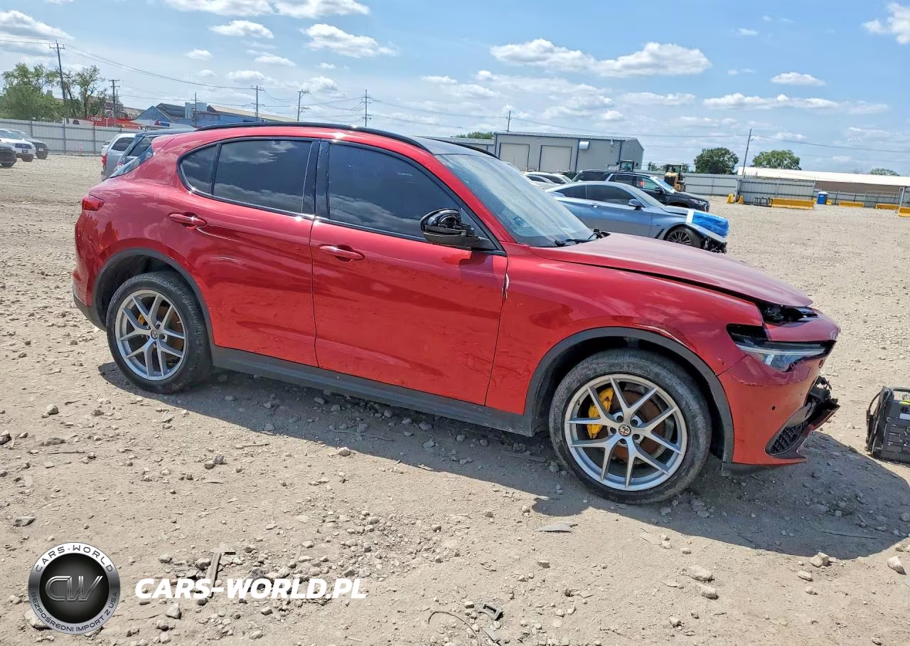 2019 Alfa Romeo Stelvio Ti VIN:ZASPAKBN9K7C30539 - 4