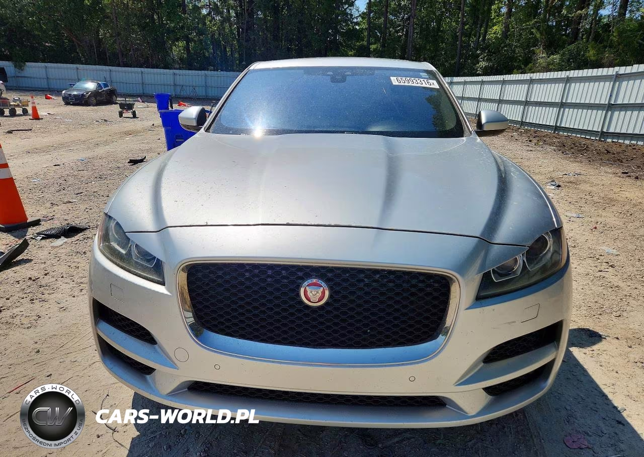 2018 Jaguar F-Pace Premium VIN:SADCJ2FX0JA244418 - 5