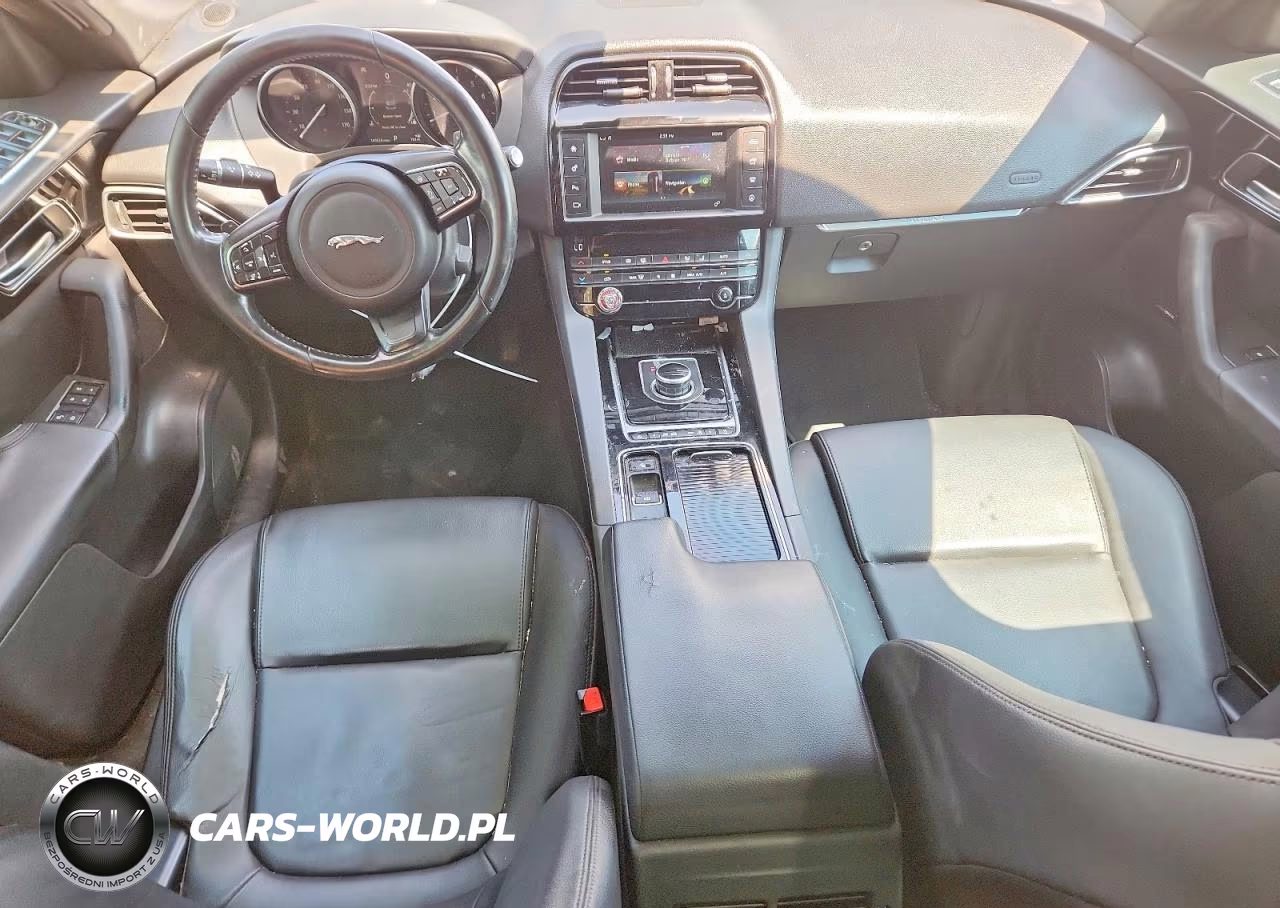 2018 Jaguar F-Pace Premium VIN:SADCJ2FX0JA244418 - 8