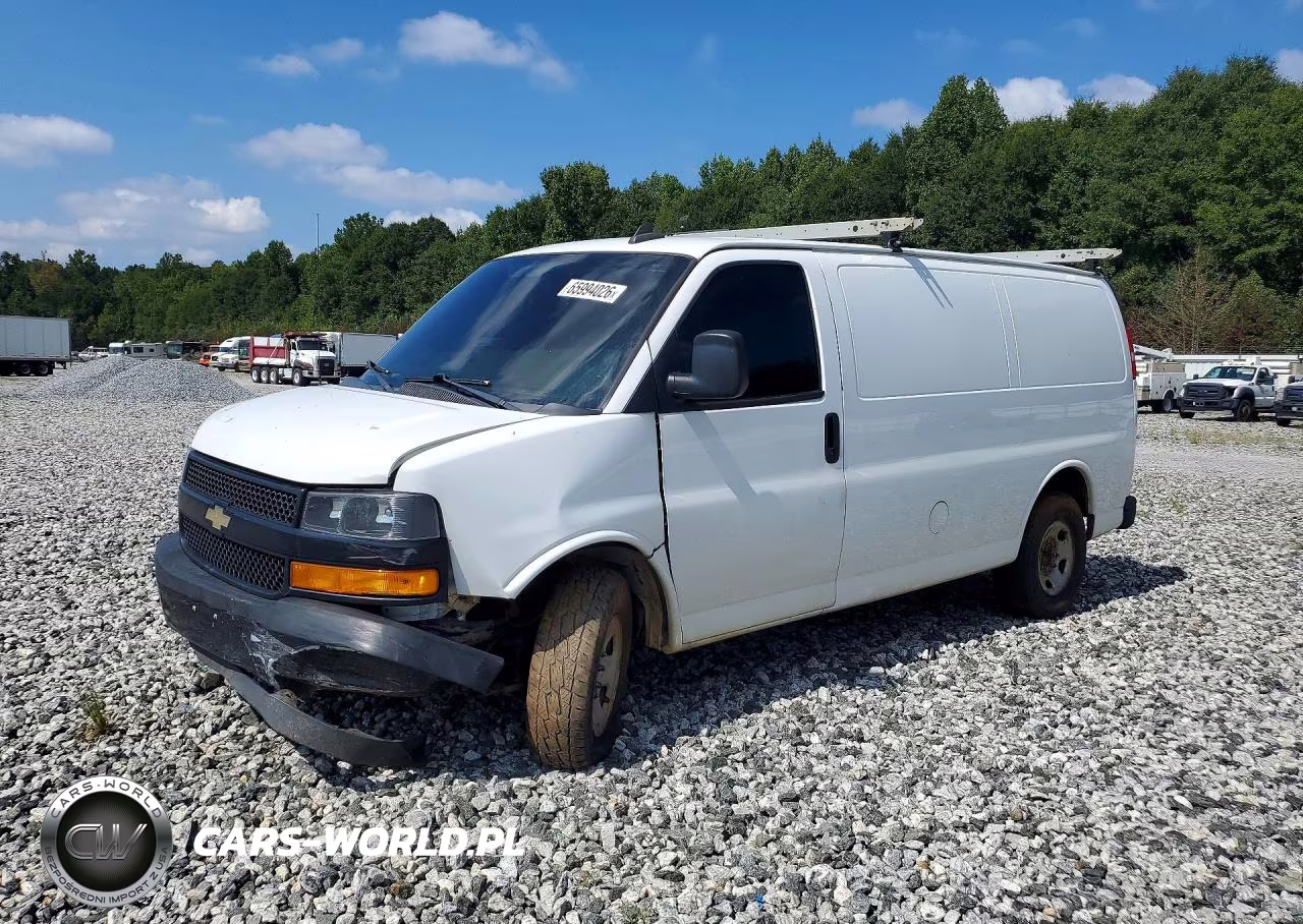2018 Chevrolet Express G2500 VIN:1GCWGAFP1J1263822 - 1