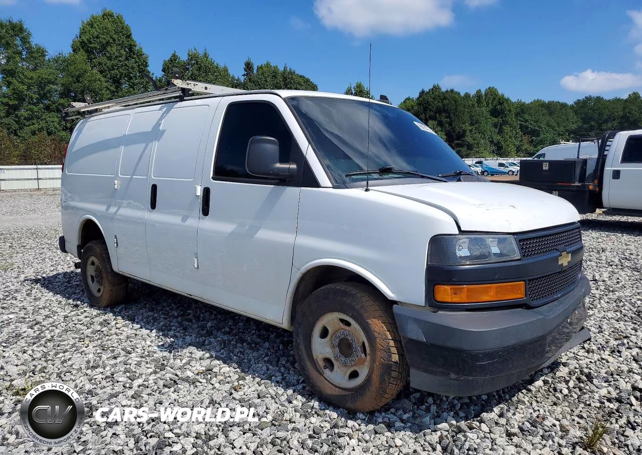 2018 Chevrolet Express G2500 VIN:1GCWGAFP1J1263822 - 4