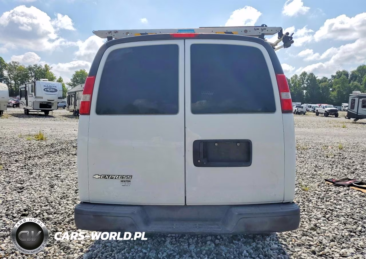 2018 Chevrolet Express G2500 VIN:1GCWGAFP1J1263822 - 6